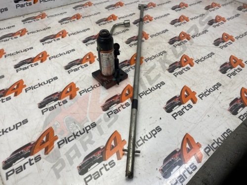 2010 Nissan Navara Tekna Jack Set 2005-2015